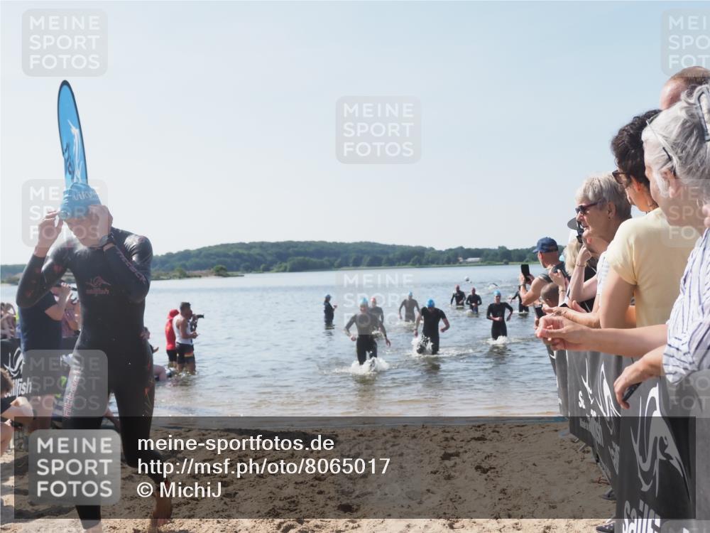 22.06.2025 - Viking Triathlon MichiJ http://msf.ph/oto/8065017 22.06.2025 10:30:10 Schwimmen 132, 175, 203, 264, 374, 381, 491, 626 meine-sportfotos.de