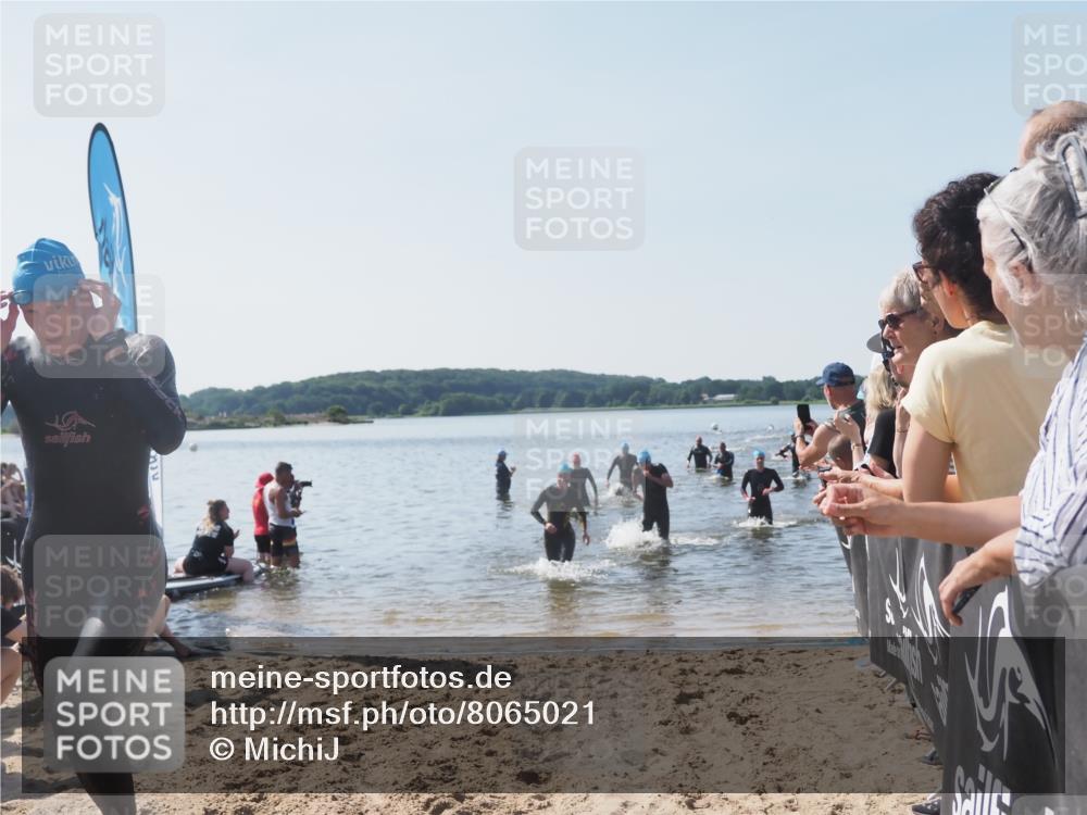 22.06.2025 - Viking Triathlon MichiJ http://msf.ph/oto/8065021 22.06.2025 10:30:10 Schwimmen 132, 175, 203, 264, 374, 381, 491, 626 meine-sportfotos.de