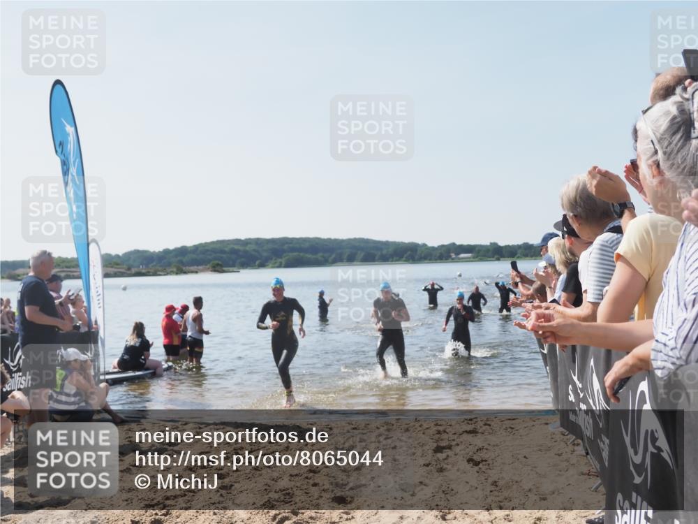 22.06.2025 - Viking Triathlon MichiJ http://msf.ph/oto/8065044 22.06.2025 10:30:13 Schwimmen 132, 175, 203, 374, 381, 491, 626, 643 meine-sportfotos.de