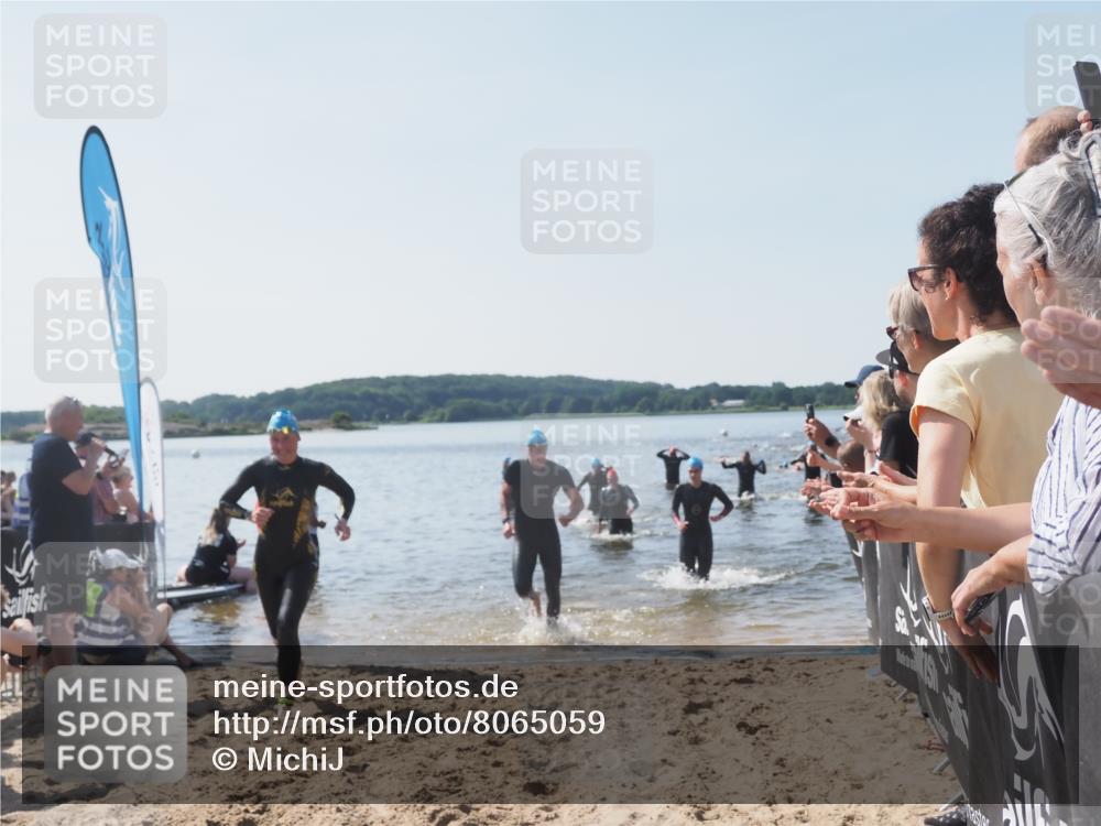 22.06.2025 - Viking Triathlon MichiJ http://msf.ph/oto/8065059 22.06.2025 10:30:14 Schwimmen 132, 175, 203, 374, 381, 491, 626, 643 meine-sportfotos.de