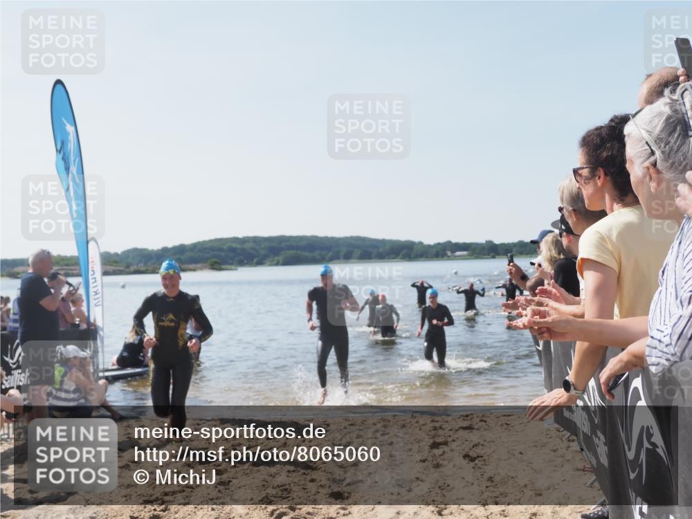 22.06.2025 - Viking Triathlon MichiJ http://msf.ph/oto/8065060 22.06.2025 10:30:14 Schwimmen 132, 175, 203, 374, 381, 491, 626, 643 meine-sportfotos.de