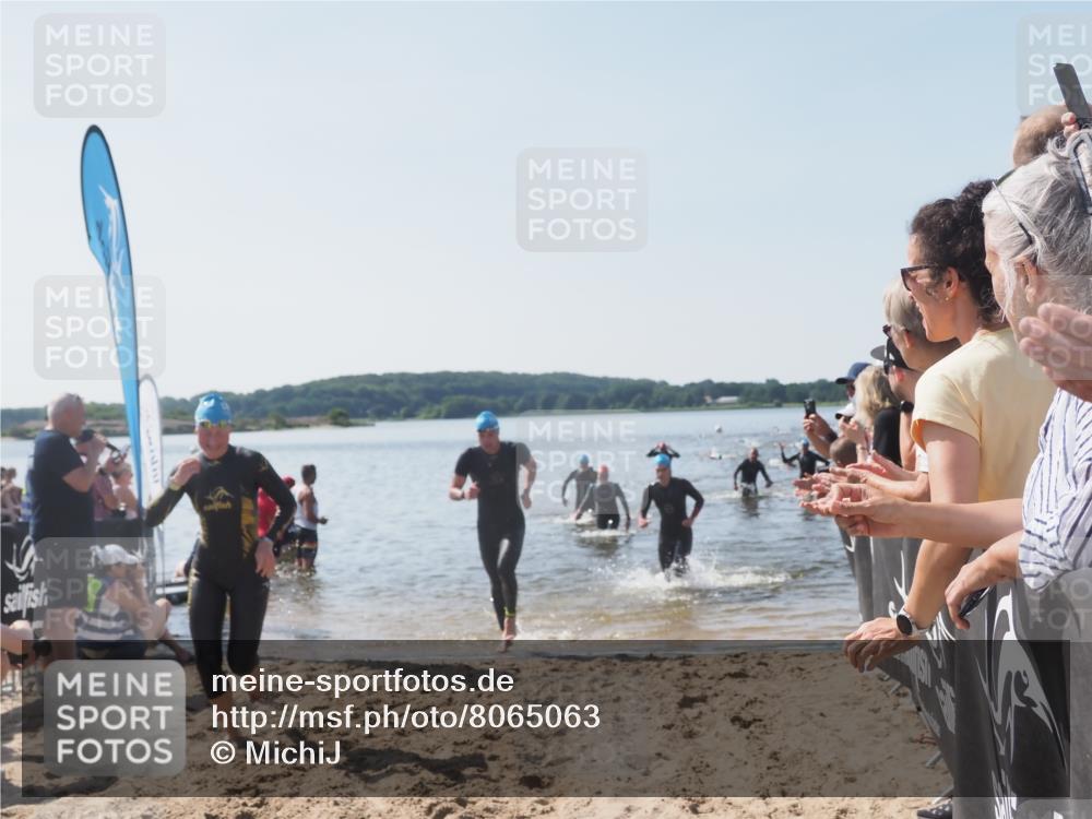 22.06.2025 - Viking Triathlon MichiJ http://msf.ph/oto/8065063 22.06.2025 10:30:14 Schwimmen 132, 175, 203, 374, 381, 491, 626, 643 meine-sportfotos.de