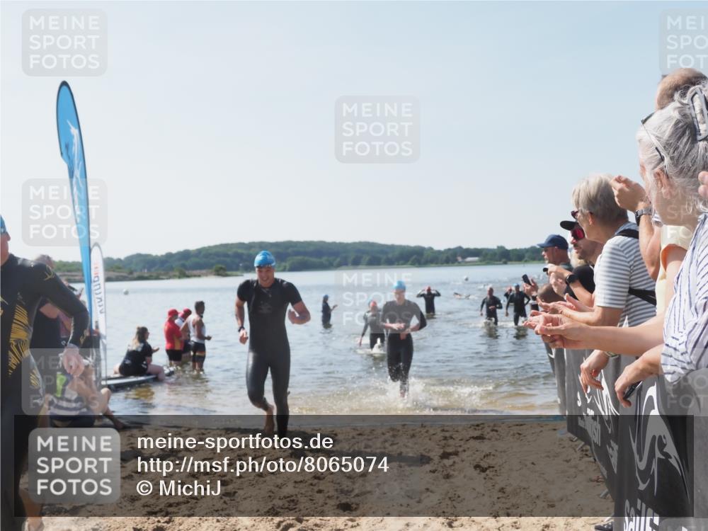 22.06.2025 - Viking Triathlon MichiJ http://msf.ph/oto/8065074 22.06.2025 10:30:15 Schwimmen 132, 175, 203, 374, 381, 491, 626, 643 meine-sportfotos.de