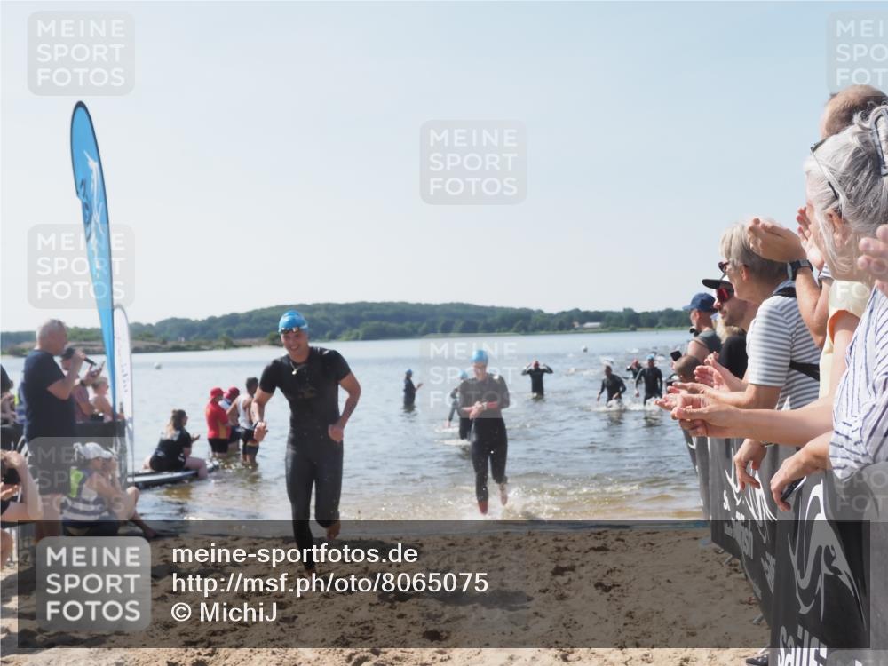 22.06.2025 - Viking Triathlon MichiJ http://msf.ph/oto/8065075 22.06.2025 10:30:16 Schwimmen 132, 175, 203, 374, 381, 491, 626, 643 meine-sportfotos.de