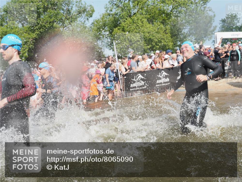 22.06.2025 - Viking Triathlon KatJ http://msf.ph/oto/8065090 22.06.2025 10:05:20 Schwimmen 57, 59, 61, 138, 171, 172, 228, 314, 346, 389, 418, 437, 536, 601, 655 meine-sportfotos.de