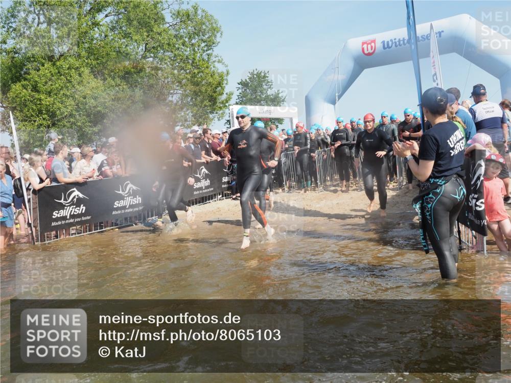 22.06.2025 - Viking Triathlon KatJ http://msf.ph/oto/8065103 22.06.2025 10:05:23 Schwimmen 57, 59, 61, 138, 171, 172, 228, 314, 346, 389, 418, 437, 536, 601, 655 meine-sportfotos.de