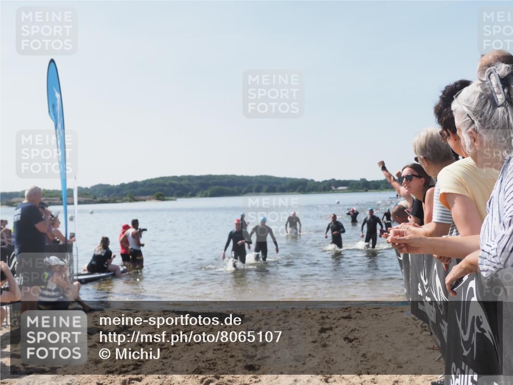 22.06.2025 - Viking Triathlon MichiJ http://msf.ph/oto/8065107 22.06.2025 10:30:19 Schwimmen 132, 374, 381, 393, 491, 626, 643 meine-sportfotos.de