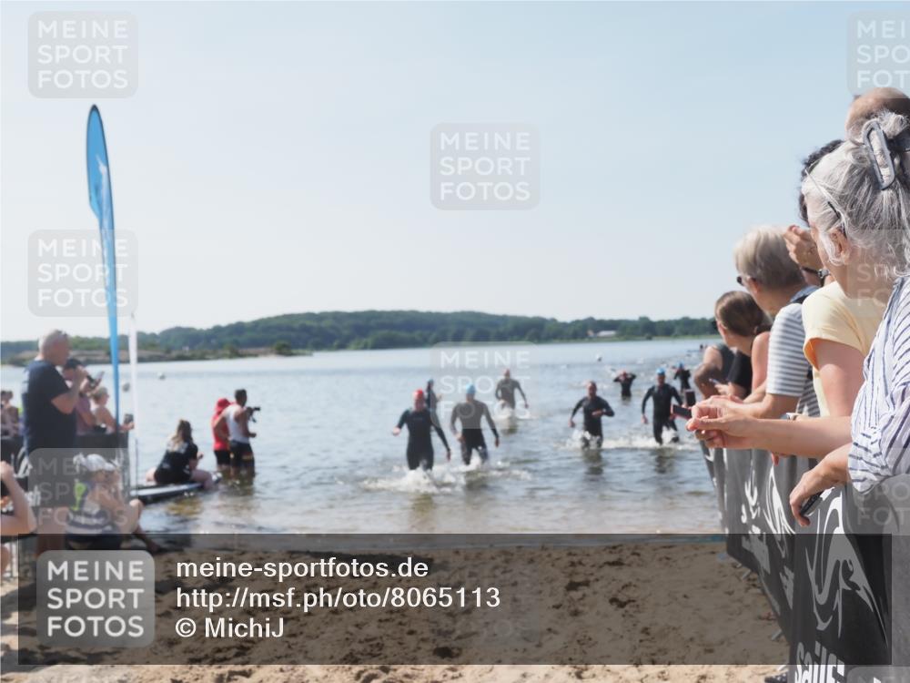 22.06.2025 - Viking Triathlon MichiJ http://msf.ph/oto/8065113 22.06.2025 10:30:20 Schwimmen 132, 381, 393, 491, 626, 643 meine-sportfotos.de