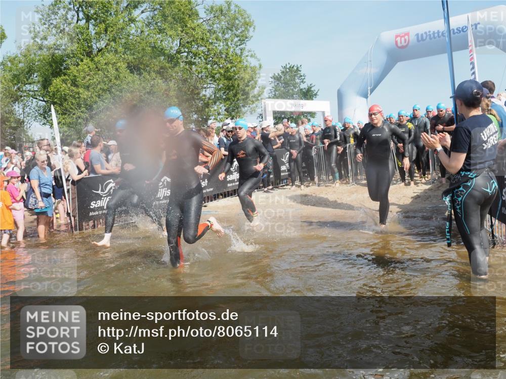 22.06.2025 - Viking Triathlon KatJ http://msf.ph/oto/8065114 22.06.2025 10:05:23 Schwimmen 57, 59, 61, 138, 171, 172, 228, 314, 346, 389, 418, 437, 536, 601, 655 meine-sportfotos.de