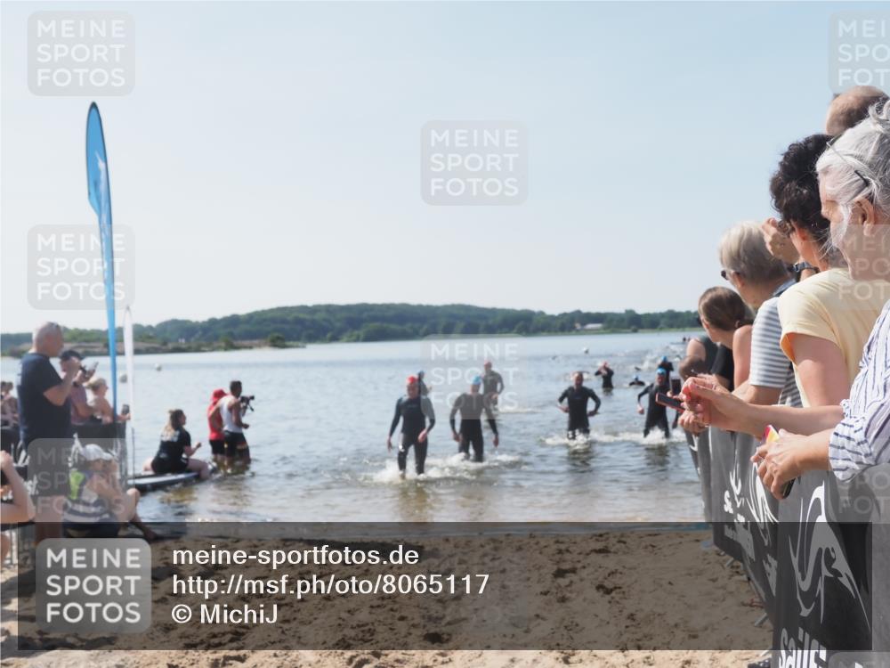 22.06.2025 - Viking Triathlon MichiJ http://msf.ph/oto/8065117 22.06.2025 10:30:20 Schwimmen 132, 381, 393, 491, 626, 643 meine-sportfotos.de