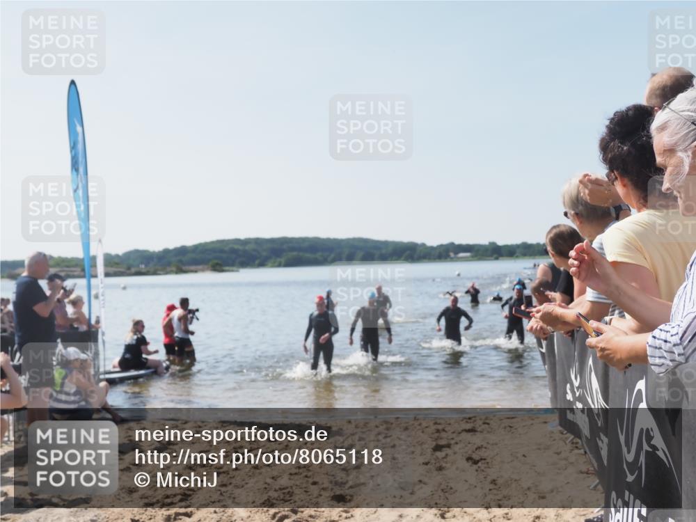 22.06.2025 - Viking Triathlon MichiJ http://msf.ph/oto/8065118 22.06.2025 10:30:20 Schwimmen 132, 381, 393, 491, 626, 643 meine-sportfotos.de