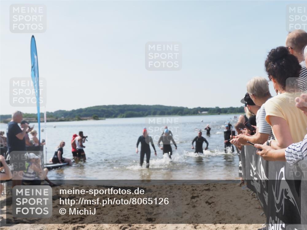22.06.2025 - Viking Triathlon MichiJ http://msf.ph/oto/8065126 22.06.2025 10:30:21 Schwimmen 132, 381, 393, 491, 626, 643 meine-sportfotos.de