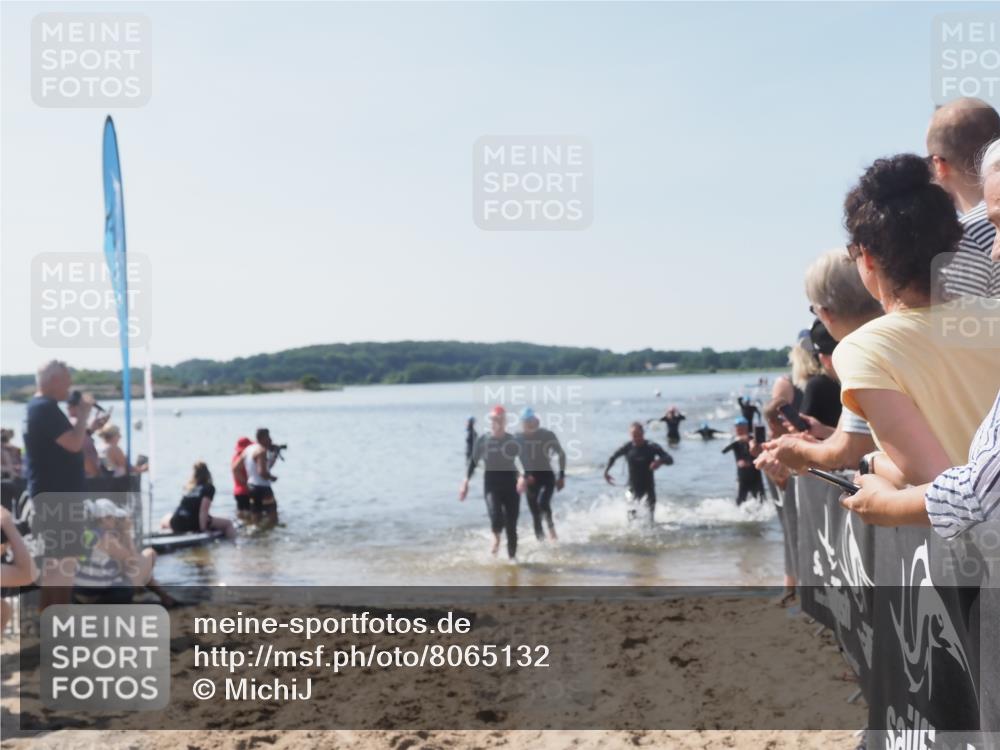 22.06.2025 - Viking Triathlon MichiJ http://msf.ph/oto/8065132 22.06.2025 10:30:22 Schwimmen 132, 381, 393, 491, 551, 626, 643 meine-sportfotos.de