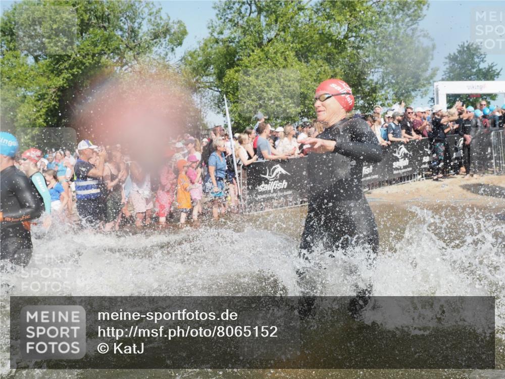 22.06.2025 - Viking Triathlon KatJ http://msf.ph/oto/8065152 22.06.2025 10:05:25 Schwimmen 57, 59, 61, 138, 150, 167, 181, 228, 314, 437, 536, 538, 601, 654, 655 meine-sportfotos.de