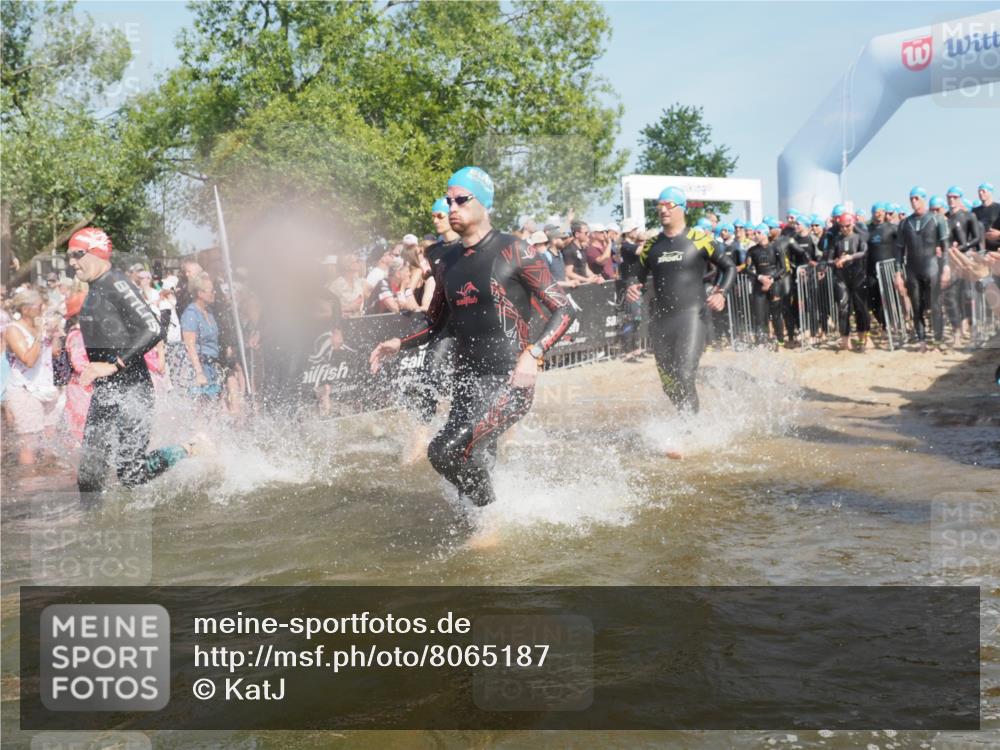 22.06.2025 - Viking Triathlon KatJ http://msf.ph/oto/8065187 22.06.2025 10:05:29 Schwimmen 22, 61, 150, 167, 181, 210, 228, 314, 437, 439, 462, 538, 601, 603, 654, 655 meine-sportfotos.de