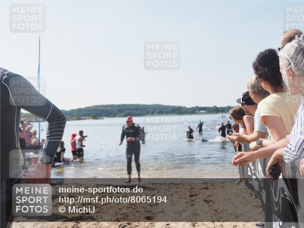22.06.2025 - Viking Triathlon MichiJ http://msf.ph/oto/8065194 22.06.2025 10:30:29 Schwimmen 13, 381, 393, 551, 643, 651 meine-sportfotos.de