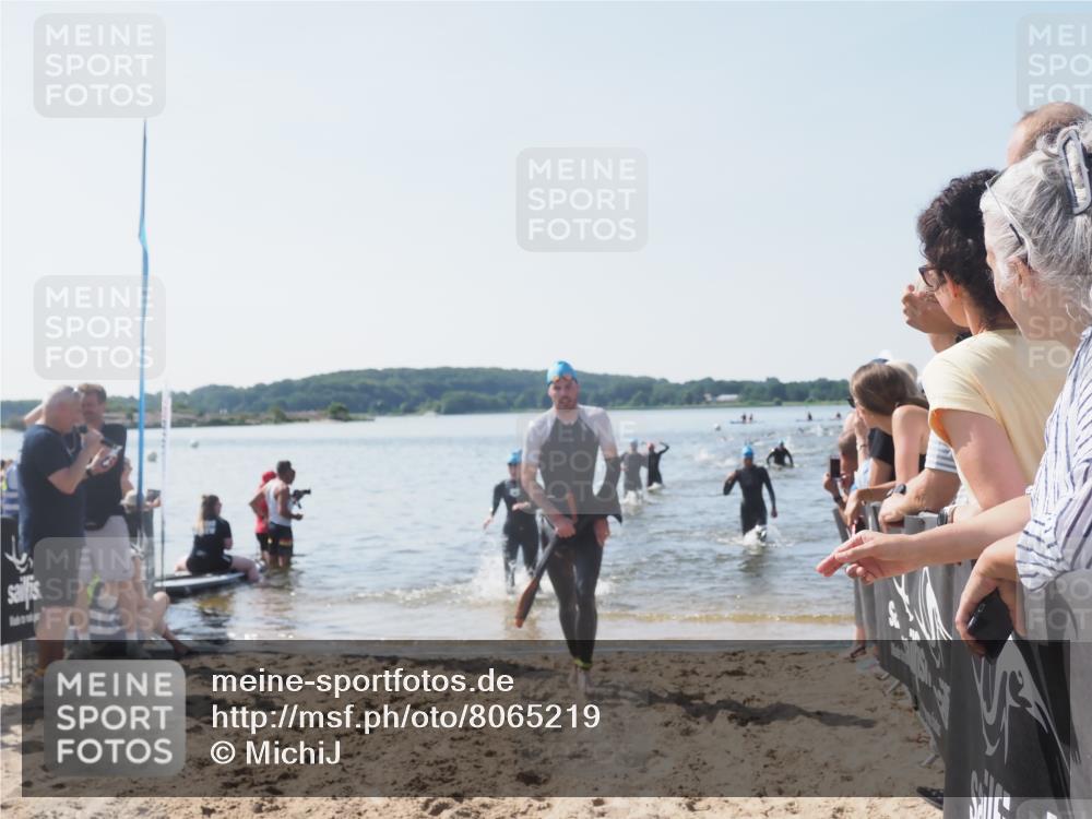 22.06.2025 - Viking Triathlon MichiJ http://msf.ph/oto/8065219 22.06.2025 10:30:38 Schwimmen 13, 188, 393, 551, 630, 651 meine-sportfotos.de