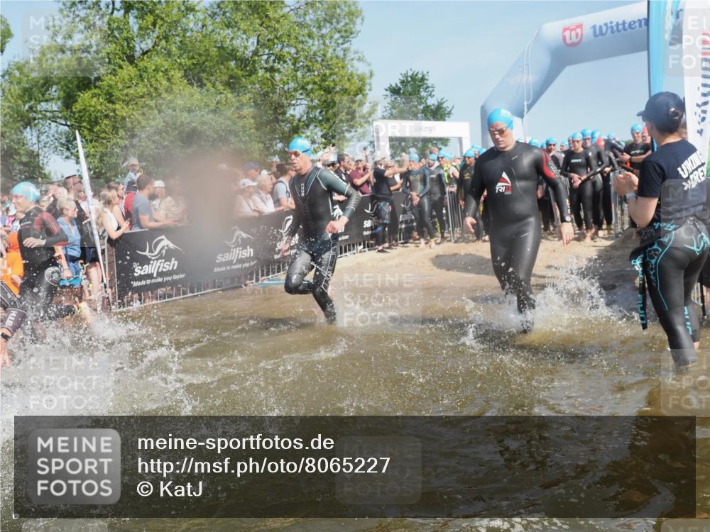 22.06.2025 - Viking Triathlon KatJ http://msf.ph/oto/8065227 22.06.2025 10:05:34 Schwimmen 22, 65, 83, 150, 167, 181, 210, 228, 361, 439, 462, 511, 538, 553, 601, 603, 654 meine-sportfotos.de