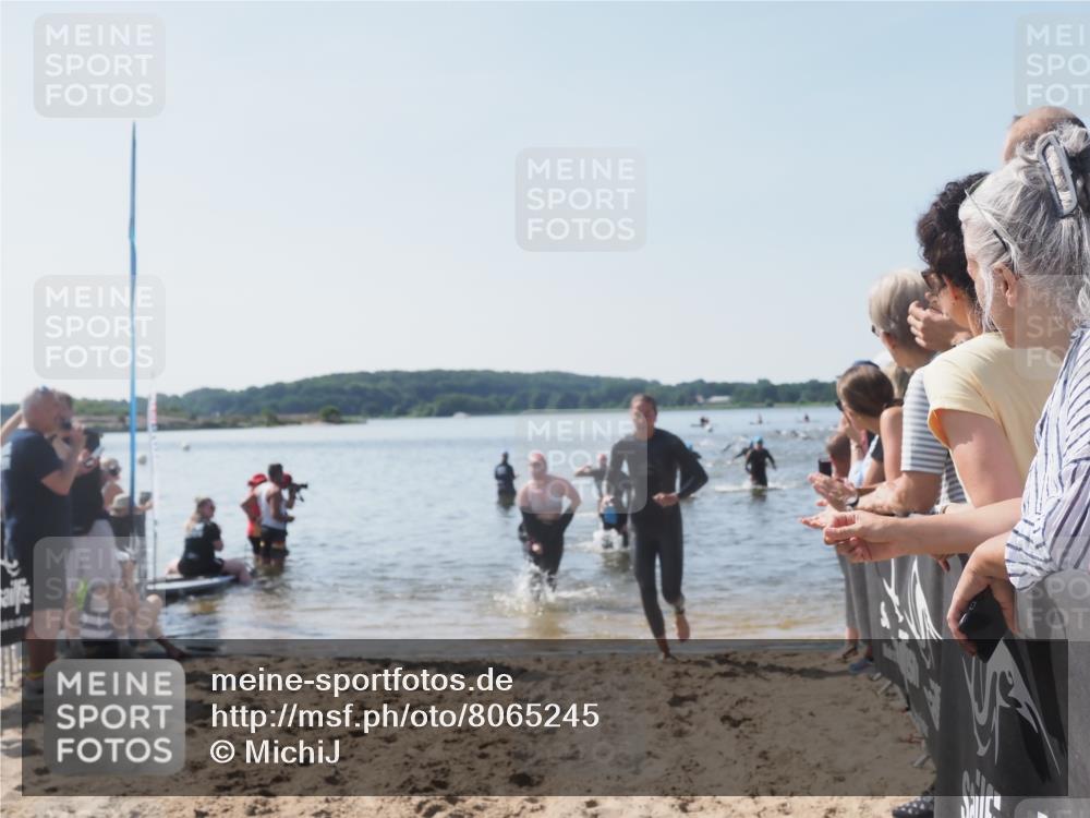 22.06.2025 - Viking Triathlon MichiJ http://msf.ph/oto/8065245 22.06.2025 10:30:45 Schwimmen 13, 162, 188, 444, 630, 651 meine-sportfotos.de