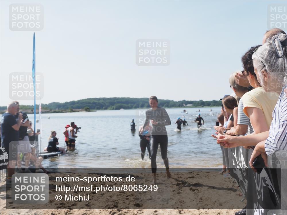 22.06.2025 - Viking Triathlon MichiJ http://msf.ph/oto/8065249 22.06.2025 10:30:46 Schwimmen 13, 45, 162, 188, 444, 630, 651 meine-sportfotos.de