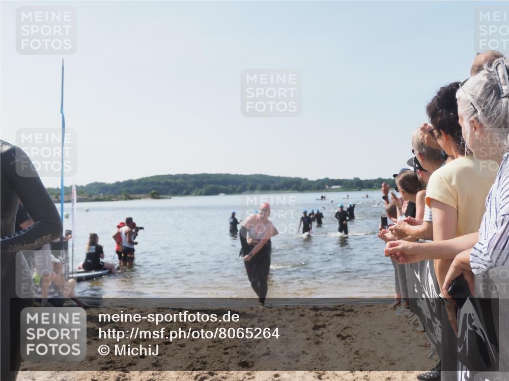 22.06.2025 - Viking Triathlon MichiJ http://msf.ph/oto/8065264 22.06.2025 10:30:48 Schwimmen 13, 45, 162, 188, 444, 510, 630, 651 meine-sportfotos.de