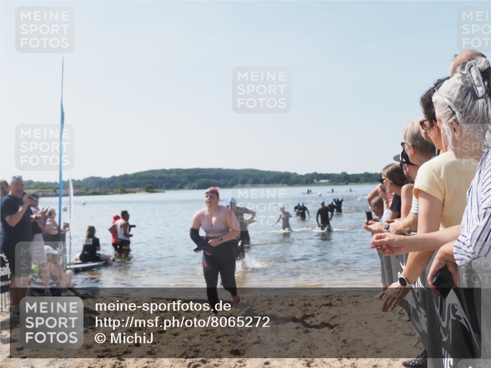 22.06.2025 - Viking Triathlon MichiJ http://msf.ph/oto/8065272 22.06.2025 10:30:49 Schwimmen 45, 162, 188, 444, 510, 630, 651 meine-sportfotos.de