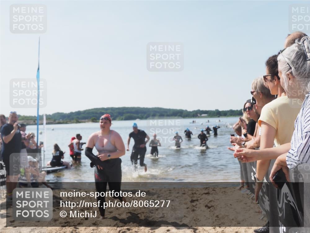 22.06.2025 - Viking Triathlon MichiJ http://msf.ph/oto/8065277 22.06.2025 10:30:49 Schwimmen 45, 162, 188, 444, 510, 630, 651 meine-sportfotos.de