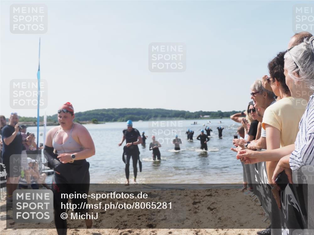 22.06.2025 - Viking Triathlon MichiJ http://msf.ph/oto/8065281 22.06.2025 10:30:50 Schwimmen 45, 162, 188, 444, 510, 630, 651 meine-sportfotos.de