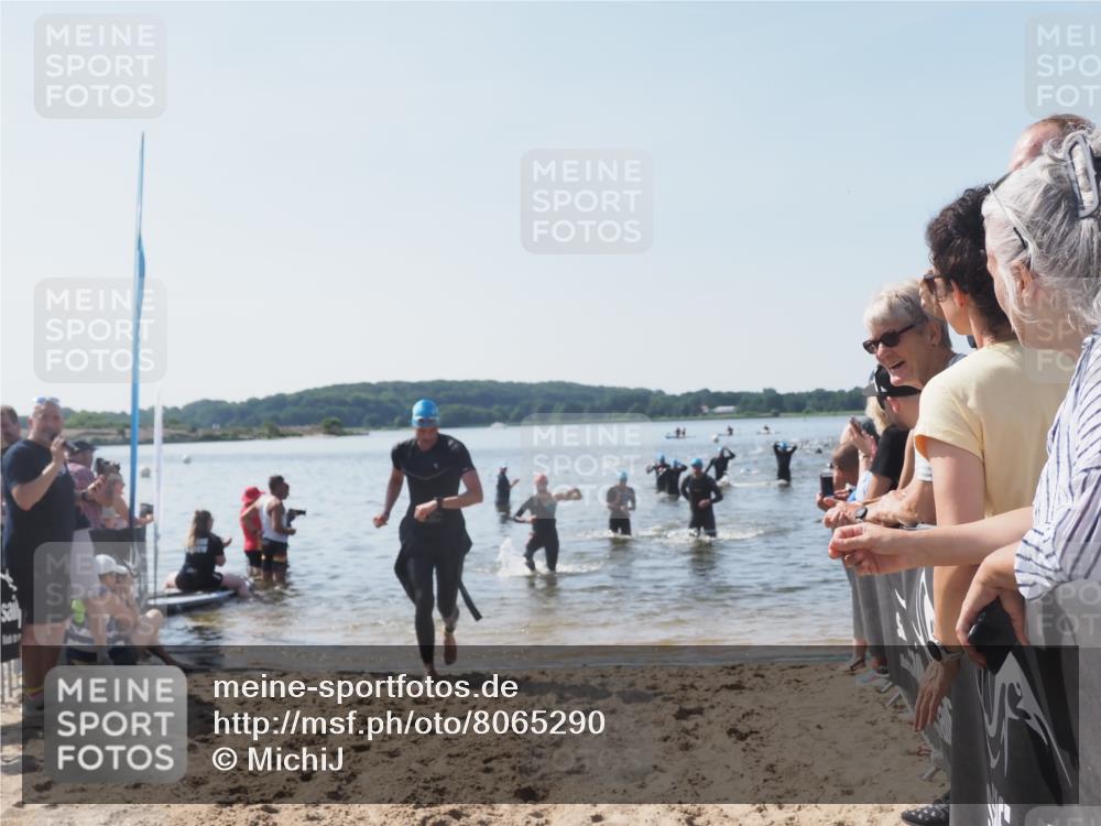22.06.2025 - Viking Triathlon MichiJ http://msf.ph/oto/8065290 22.06.2025 10:30:51 Schwimmen 45, 162, 188, 347, 444, 510, 630 meine-sportfotos.de