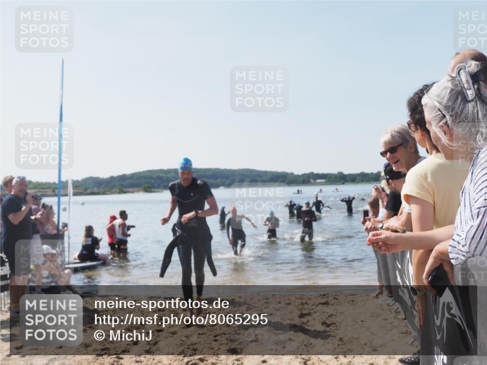 22.06.2025 - Viking Triathlon MichiJ http://msf.ph/oto/8065295 22.06.2025 10:30:52 Schwimmen 45, 162, 188, 347, 444, 510, 630 meine-sportfotos.de