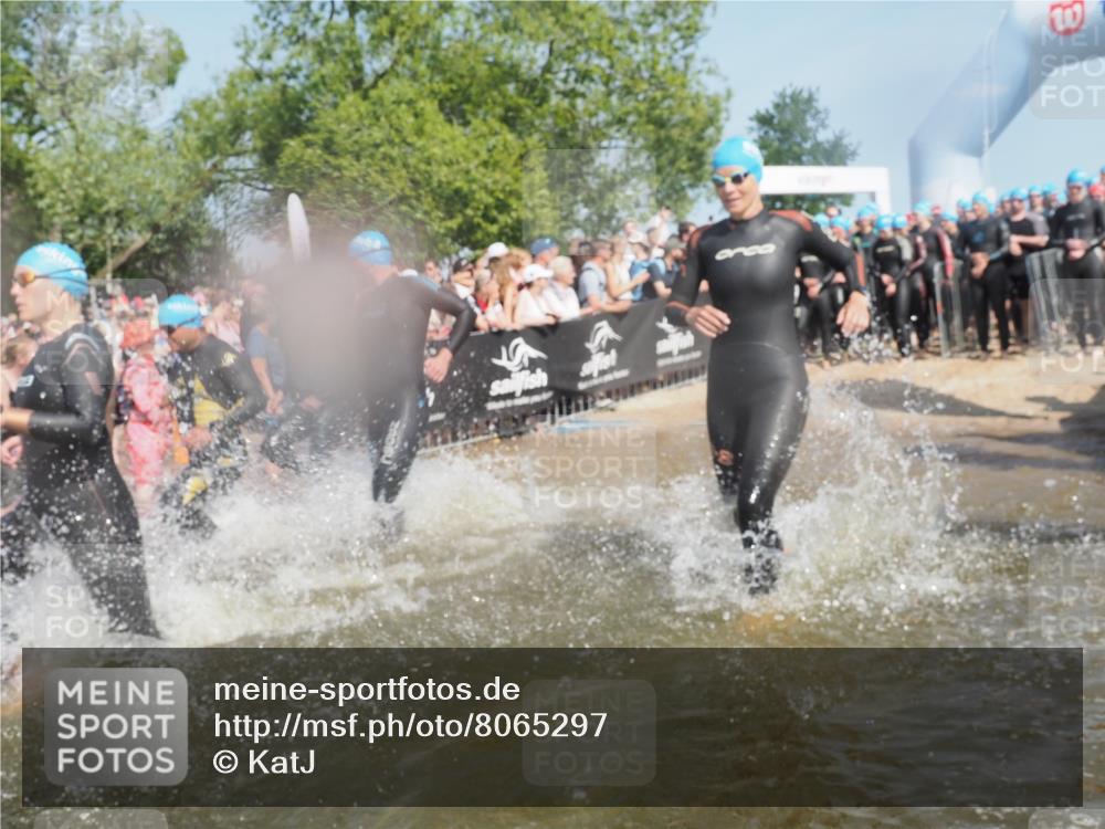 22.06.2025 - Viking Triathlon KatJ http://msf.ph/oto/8065297 22.06.2025 10:05:39 Schwimmen 22, 65, 83, 135, 167, 181, 194, 210, 361, 379, 439, 462, 511, 517, 538, 553, 603, 653, 654 meine-sportfotos.de