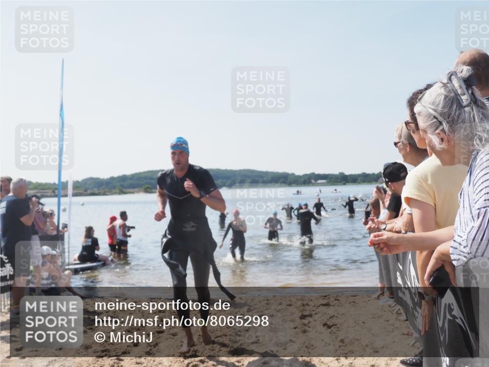 22.06.2025 - Viking Triathlon MichiJ http://msf.ph/oto/8065298 22.06.2025 10:30:52 Schwimmen 45, 162, 188, 347, 444, 510, 630 meine-sportfotos.de