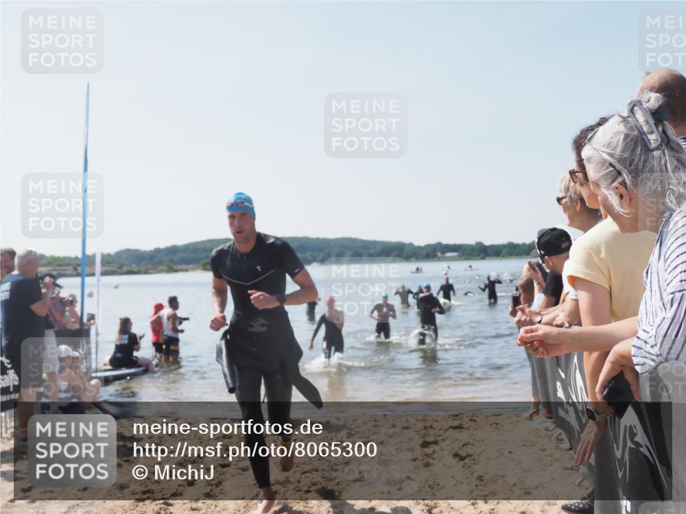 22.06.2025 - Viking Triathlon MichiJ http://msf.ph/oto/8065300 22.06.2025 10:30:52 Schwimmen 45, 162, 188, 347, 444, 510, 630 meine-sportfotos.de