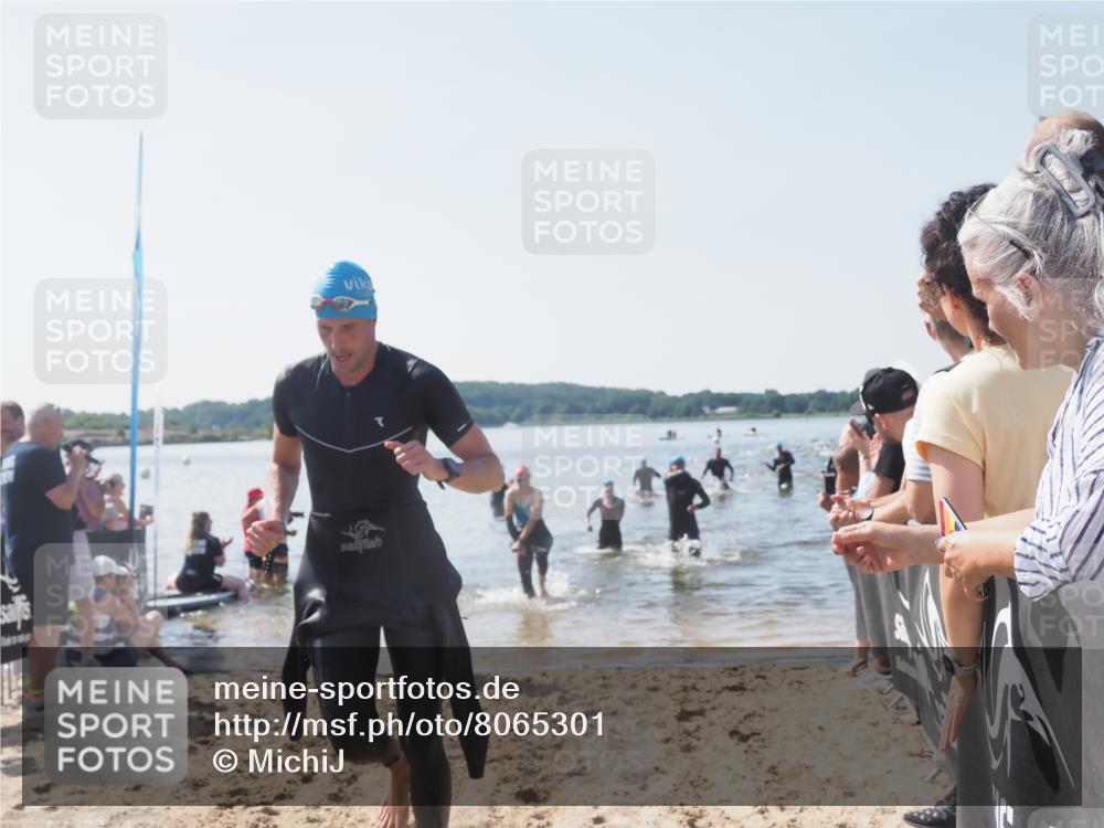 22.06.2025 - Viking Triathlon MichiJ http://msf.ph/oto/8065301 22.06.2025 10:30:53 Schwimmen 45, 162, 188, 347, 444, 510, 630 meine-sportfotos.de