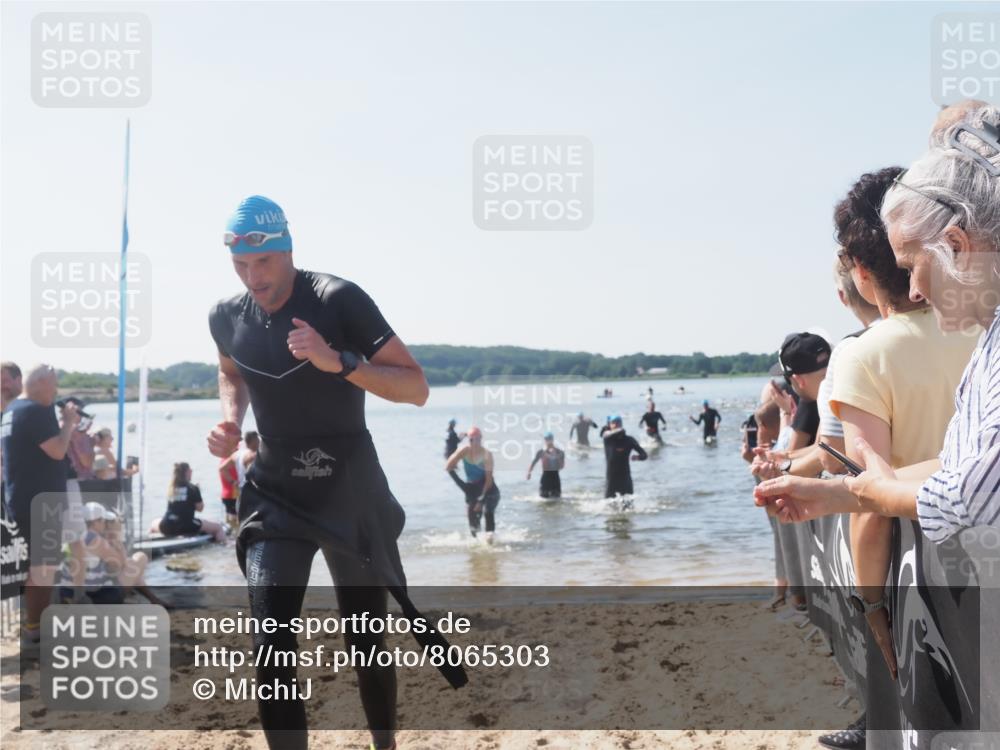 22.06.2025 - Viking Triathlon MichiJ http://msf.ph/oto/8065303 22.06.2025 10:30:53 Schwimmen 45, 162, 188, 347, 444, 510, 630 meine-sportfotos.de