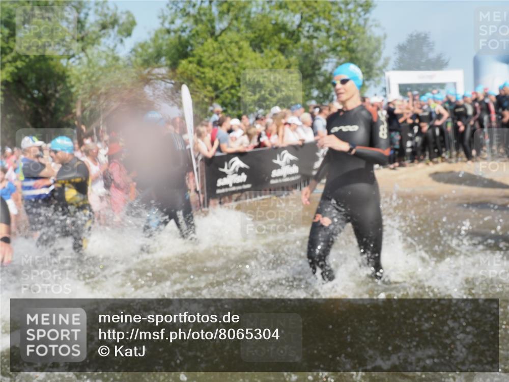 22.06.2025 - Viking Triathlon KatJ http://msf.ph/oto/8065304 22.06.2025 10:05:40 Schwimmen 22, 65, 83, 135, 194, 210, 361, 379, 439, 462, 511, 517, 553, 603, 653 meine-sportfotos.de
