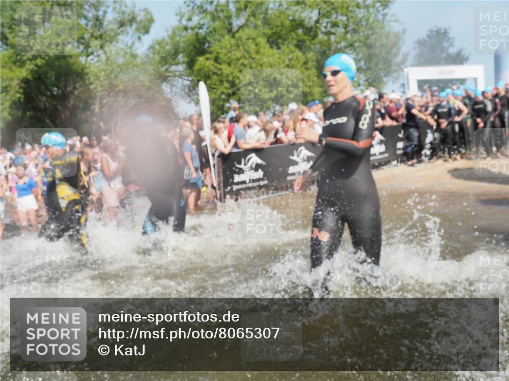 22.06.2025 - Viking Triathlon KatJ http://msf.ph/oto/8065307 22.06.2025 10:05:40 Schwimmen 22, 65, 83, 135, 194, 210, 361, 379, 439, 462, 511, 517, 553, 603, 653 meine-sportfotos.de