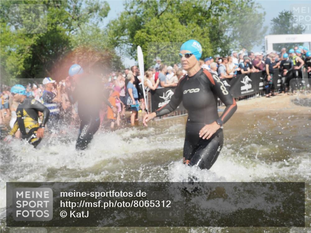 22.06.2025 - Viking Triathlon KatJ http://msf.ph/oto/8065312 22.06.2025 10:05:40 Schwimmen 22, 65, 83, 135, 194, 210, 361, 379, 439, 462, 511, 517, 553, 603, 653 meine-sportfotos.de