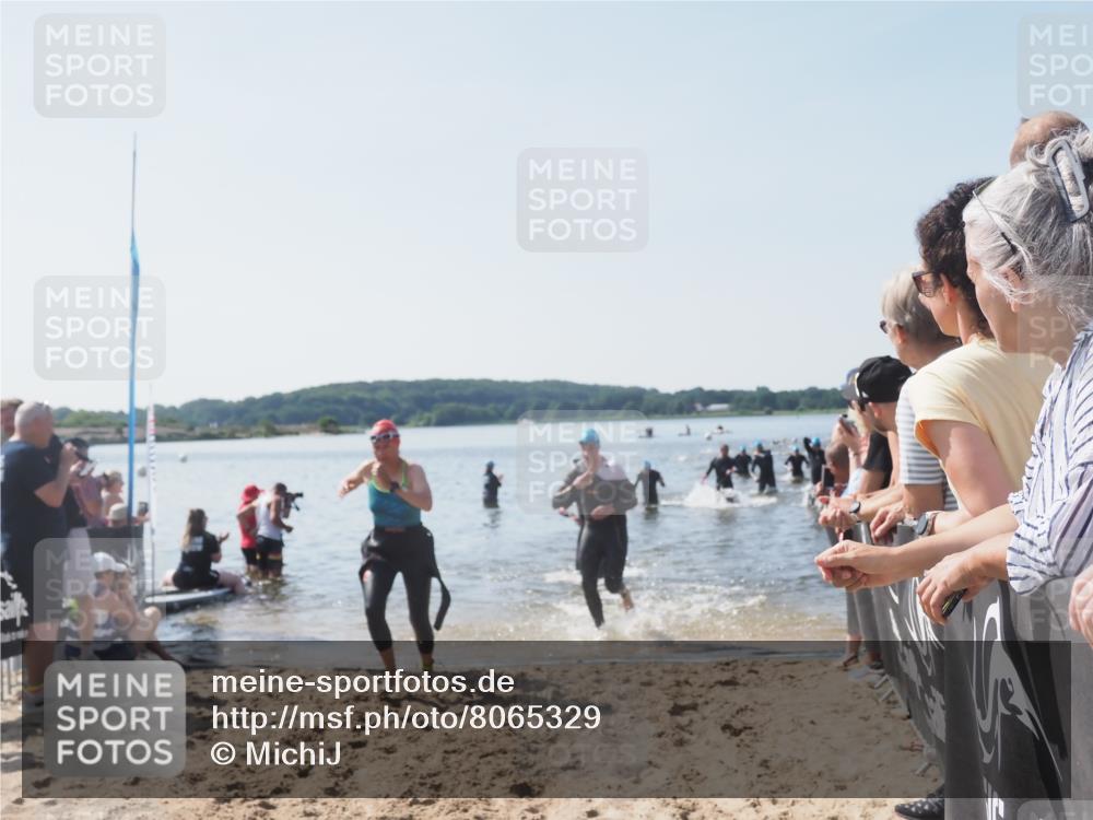 22.06.2025 - Viking Triathlon MichiJ http://msf.ph/oto/8065329 22.06.2025 10:30:56 Schwimmen 45, 162, 237, 347, 352, 444, 510, 549, 630 meine-sportfotos.de