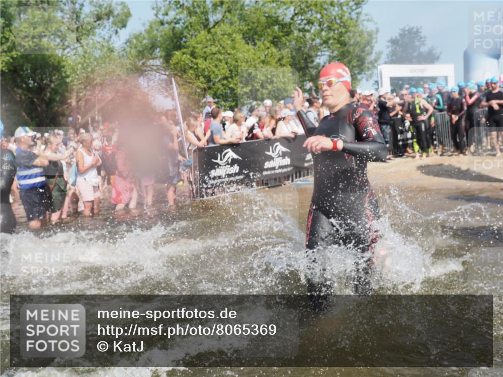 22.06.2025 - Viking Triathlon KatJ http://msf.ph/oto/8065369 22.06.2025 10:05:44 Schwimmen 65, 83, 135, 194, 211, 361, 379, 511, 517, 530, 553, 633, 653 meine-sportfotos.de