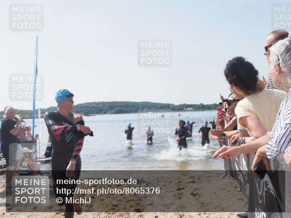 22.06.2025 - Viking Triathlon MichiJ http://msf.ph/oto/8065376 22.06.2025 10:31:03 Schwimmen 45, 162, 216, 237, 330, 347, 352, 510, 549 meine-sportfotos.de