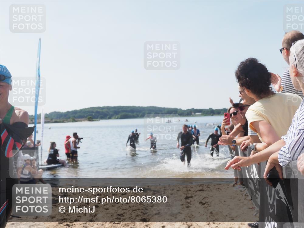 22.06.2025 - Viking Triathlon MichiJ http://msf.ph/oto/8065380 22.06.2025 10:31:03 Schwimmen 45, 162, 216, 237, 330, 347, 352, 510, 549 meine-sportfotos.de