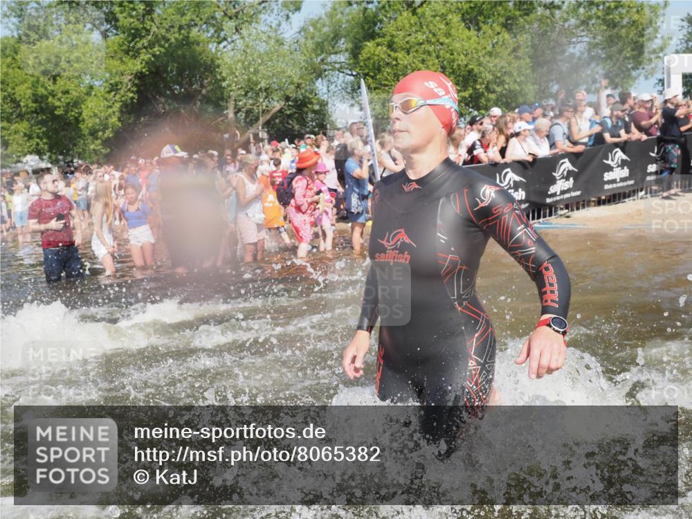 22.06.2025 - Viking Triathlon KatJ http://msf.ph/oto/8065382 22.06.2025 10:05:45 Schwimmen 65, 83, 128, 135, 194, 211, 275, 361, 379, 511, 517, 530, 553, 633, 653 meine-sportfotos.de
