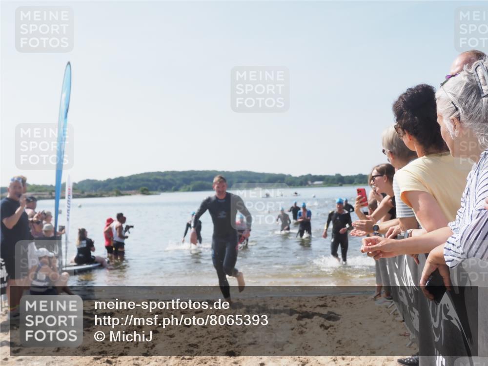 22.06.2025 - Viking Triathlon MichiJ http://msf.ph/oto/8065393 22.06.2025 10:31:05 Schwimmen 45, 216, 237, 330, 347, 352, 510, 549 meine-sportfotos.de