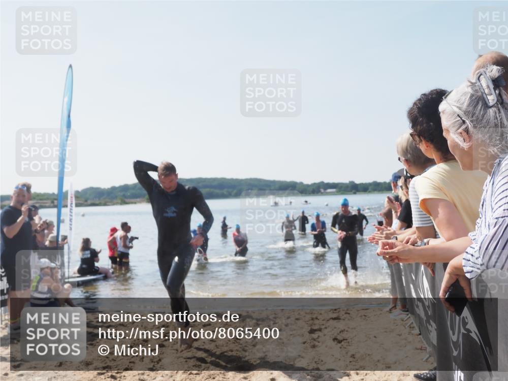 22.06.2025 - Viking Triathlon MichiJ http://msf.ph/oto/8065400 22.06.2025 10:31:06 Schwimmen 45, 216, 237, 330, 347, 352, 510, 549 meine-sportfotos.de