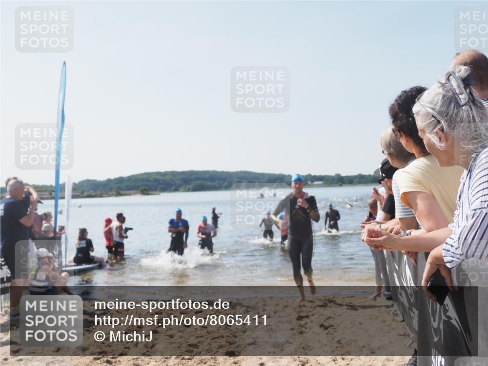 22.06.2025 - Viking Triathlon MichiJ http://msf.ph/oto/8065411 22.06.2025 10:31:08 Schwimmen 216, 237, 330, 347, 352, 510, 549 meine-sportfotos.de