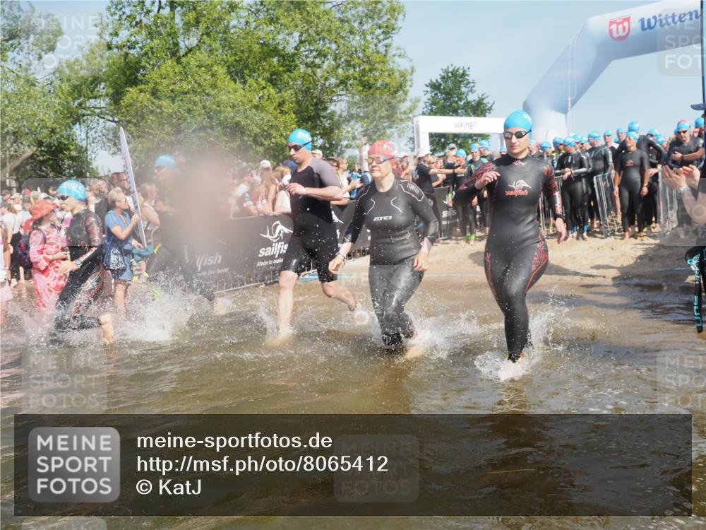 22.06.2025 - Viking Triathlon KatJ http://msf.ph/oto/8065412 22.06.2025 10:05:49 Schwimmen 68, 128, 135, 194, 211, 275, 379, 397, 441, 442, 465, 517, 530, 633, 653 meine-sportfotos.de