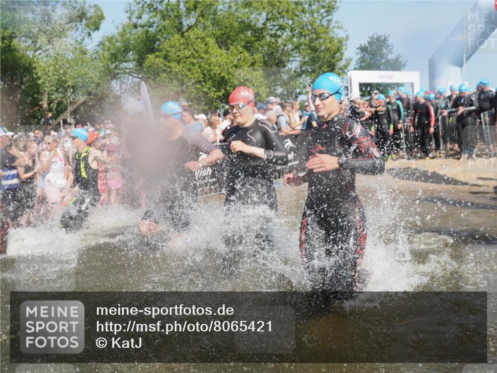 22.06.2025 - Viking Triathlon KatJ http://msf.ph/oto/8065421 22.06.2025 10:05:50 Schwimmen 68, 128, 135, 194, 211, 275, 379, 397, 441, 442, 465, 517, 530, 633, 653 meine-sportfotos.de