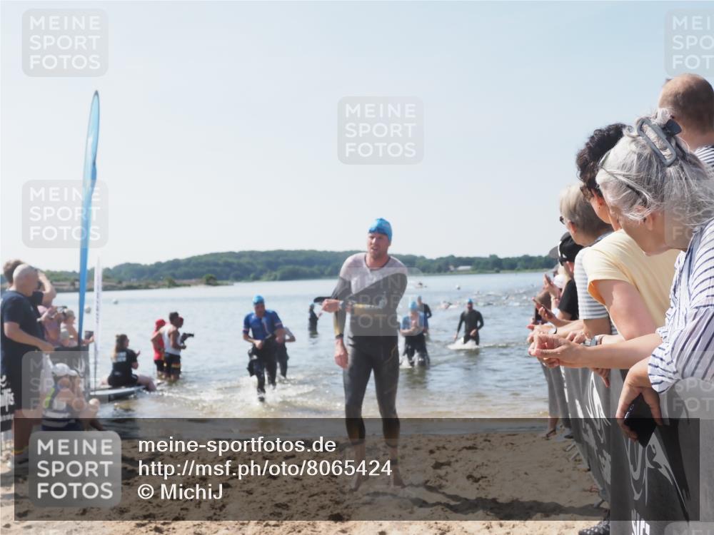 22.06.2025 - Viking Triathlon MichiJ http://msf.ph/oto/8065424 22.06.2025 10:31:09 Schwimmen 216, 237, 330, 347, 352, 510, 549 meine-sportfotos.de