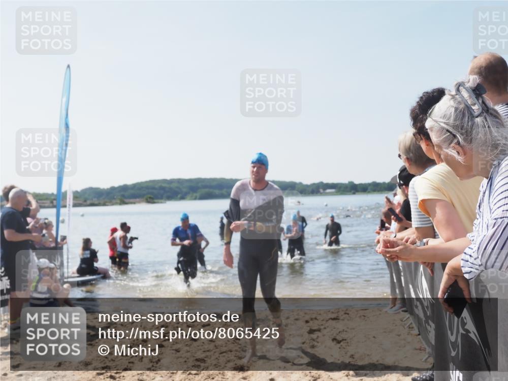 22.06.2025 - Viking Triathlon MichiJ http://msf.ph/oto/8065425 22.06.2025 10:31:09 Schwimmen 216, 237, 330, 347, 352, 510, 549 meine-sportfotos.de